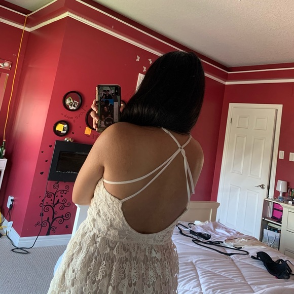 *SOLD* 🦋2/$50🦋 Cream Lace Hollister Dress - Picture 2 of 2
